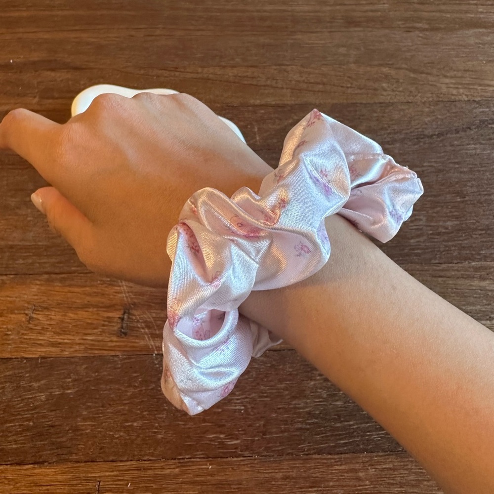Pink Satin Scrunchie Hair Tie Soft Satin Hair Scrunchie Elastic Ponytail Holder